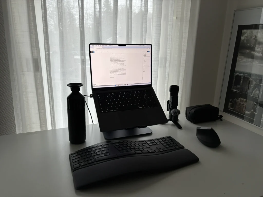 Ergonomical Working Laptop Setup Doné Hieltjes